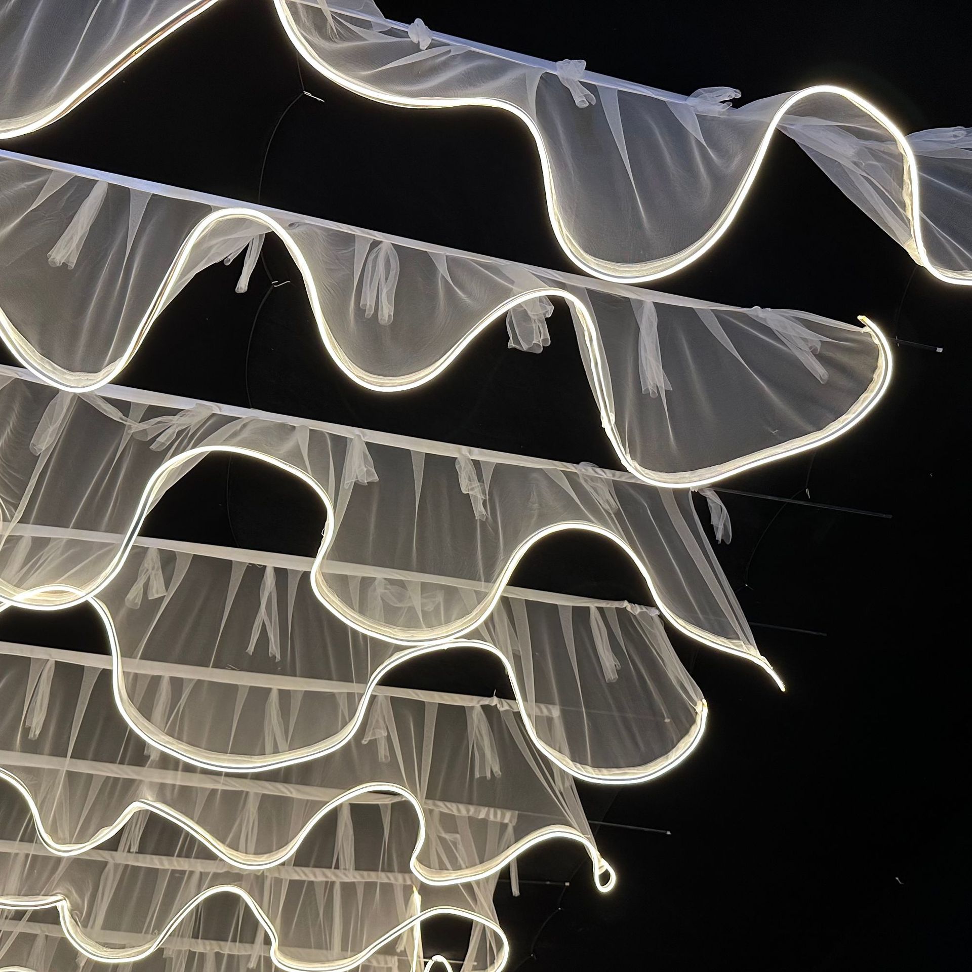 새로운 천장 거즈 장식 웨딩 파티 야외 캠핑 레스토랑  - Restaurant Lighting Decoration 리뷰 및 가격